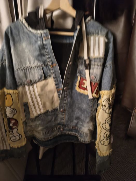 Camisolas e kispos marca chocolate tem Disney