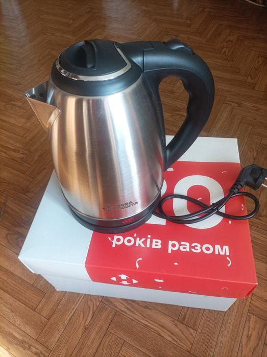 Чайник Нова Пошта Grunhelm EKS-2018