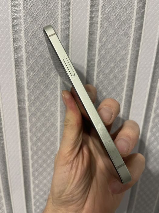 Apple iPhone 12 64 gb. Неверлок, акб 90%