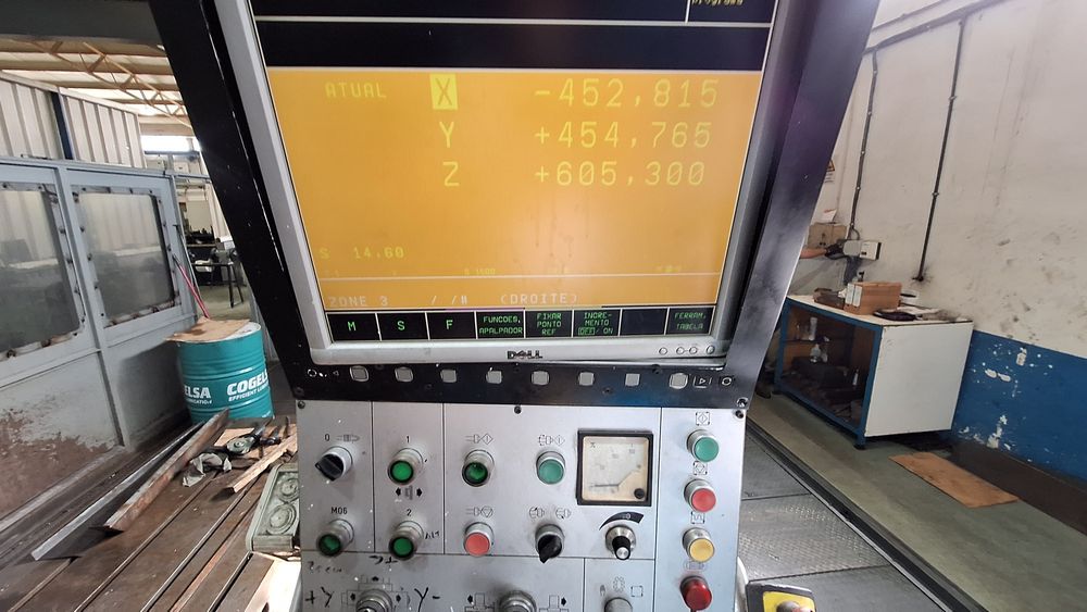 Fresadora de mesa FIL tipo FBM 600 CNC