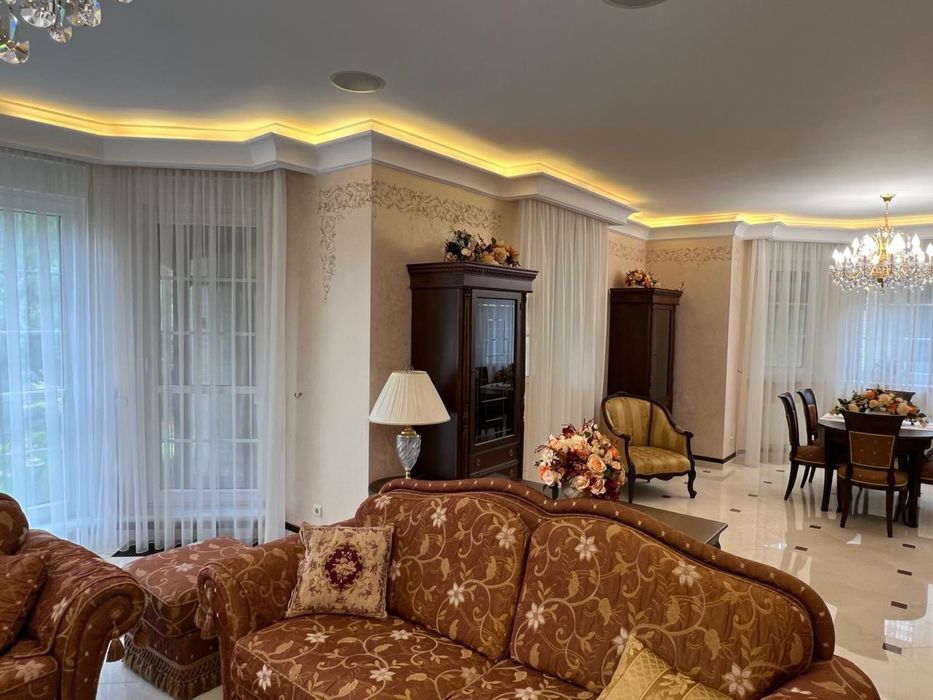 Продаётся VIP дом Киев 18 километров от Крещатика