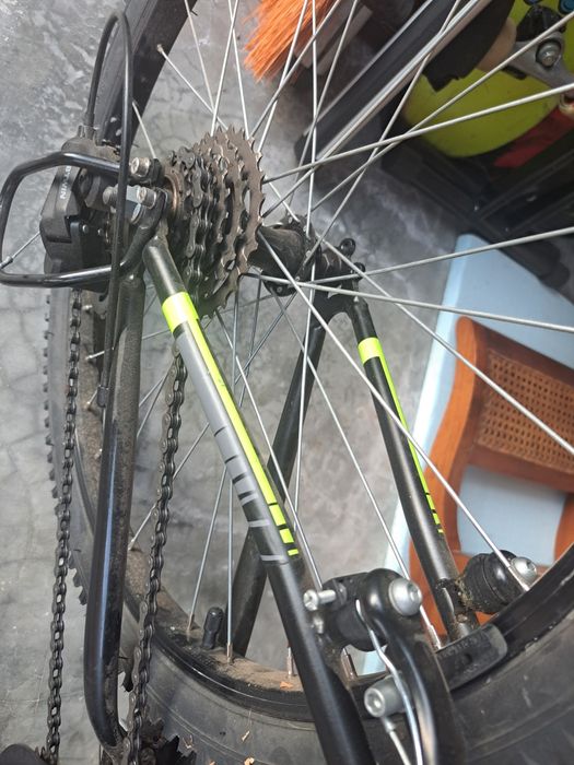 Bicicleta Criança 
BTT criança EXPL 500 24" 9-12 anos preto