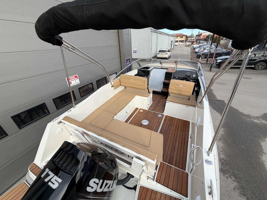ŁÓDŹ MOTOROWA ATLANTIC MARINE 720 z silnikiem SUZUKI DF175 i przyczepą
