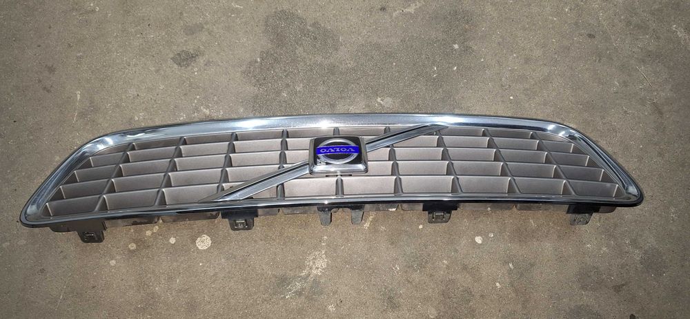 Grill Atrapa przód VOLVO S80  Bardzo ładny stan ORYGINAŁ