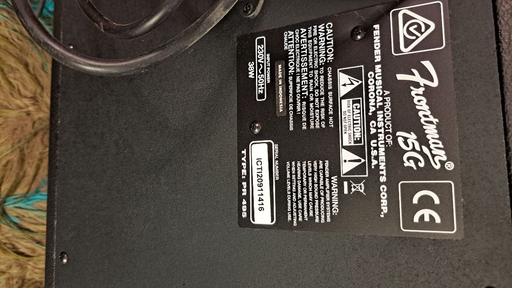 Amplificador guitarra Fender Frontman 5G e auscultadores audio tecnica