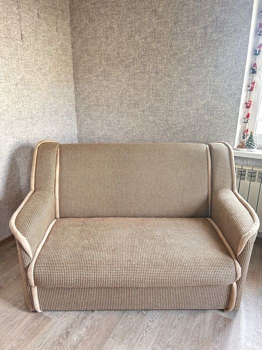 Диван для спальни/зала