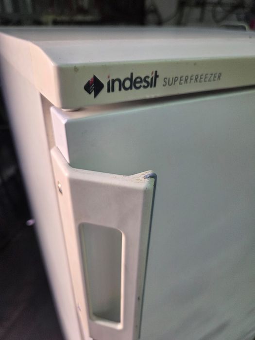 Arca vertical indesit