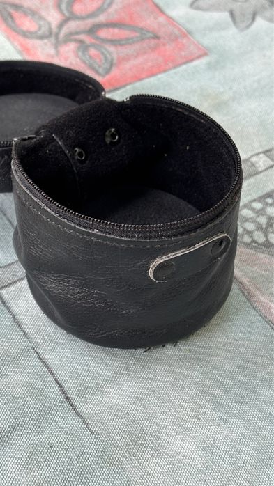 Skorzany futeral pokrowiec