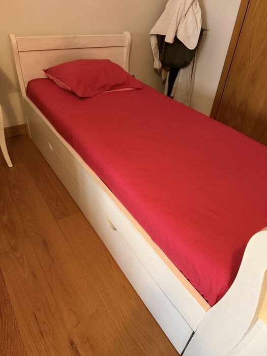 Cama de solteiro em pinho maciço c/ gavetão – Feita por medida