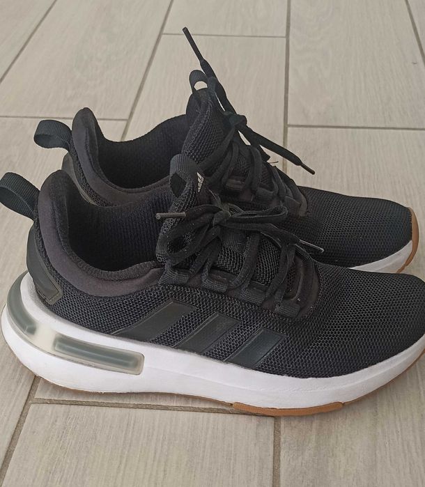 Adidas жіночі кросівки оригінальні повсякденні RACER