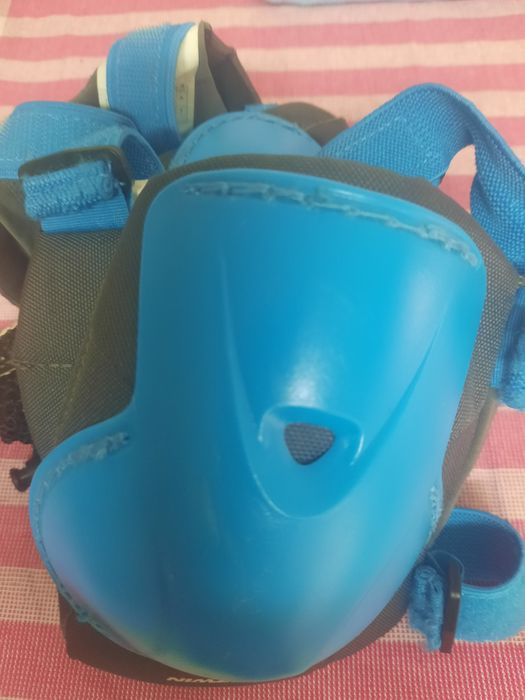 Joalheiras e cotoveleiras para bicicleta