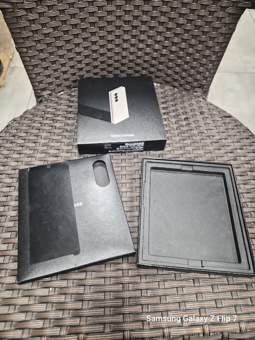 100% oryginalne Pudełko do Samsung Galaxy Z Fold 6, Pink