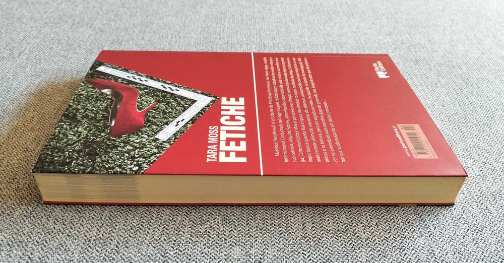 Livro "Fetiche" Tara Moss