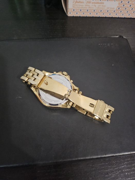 Relógio dourado Michael Kors
