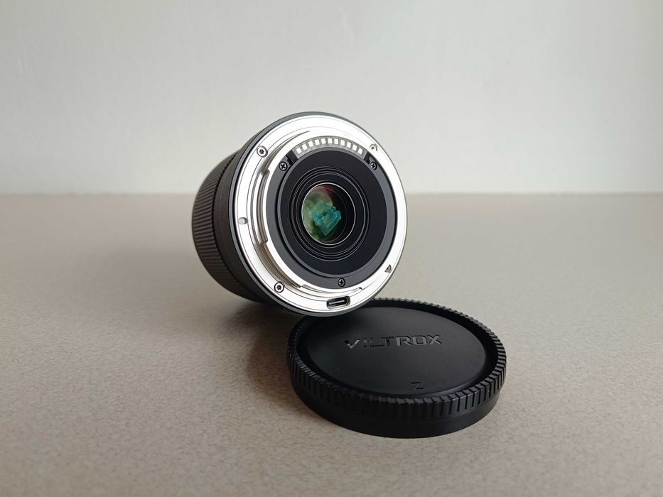 zadbany Viltrox AF 25 mm f/1.7 Air pod nikon Z