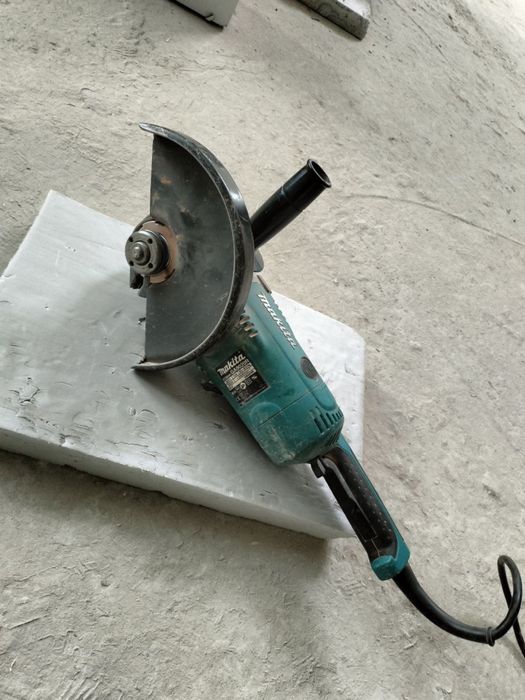 Продам робочі  інструменти makita