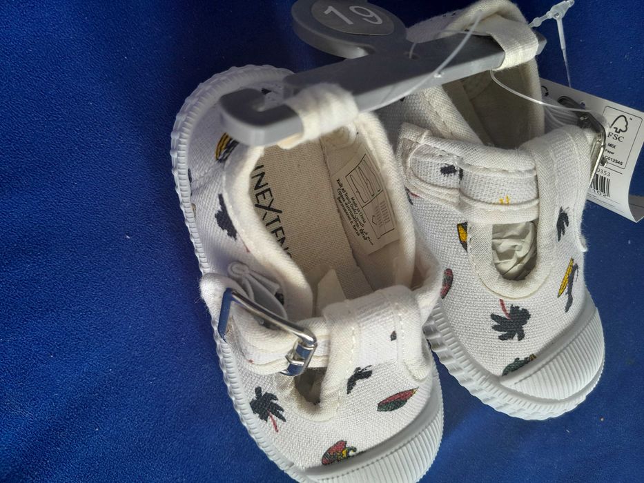 Buty rozmiar 19 NoWE
