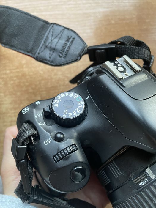 Продам фотоапарат Canon 550 D