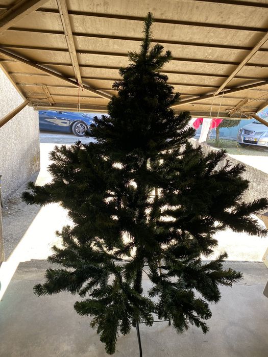 Arvore natal leroy merlin 1,80 como nova , torneira , facas barrar, porta retratos e magneticos