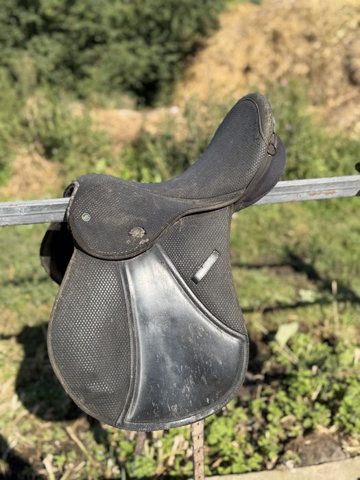 Продам сідло на поні