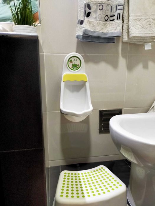 Urinol infantil com ventosas