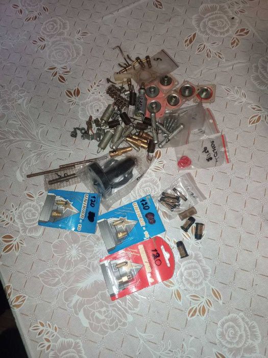 Запчасти ВАЗ, ЗАЗ: ремкомплекты бензонасоса, краны печки, поплавки