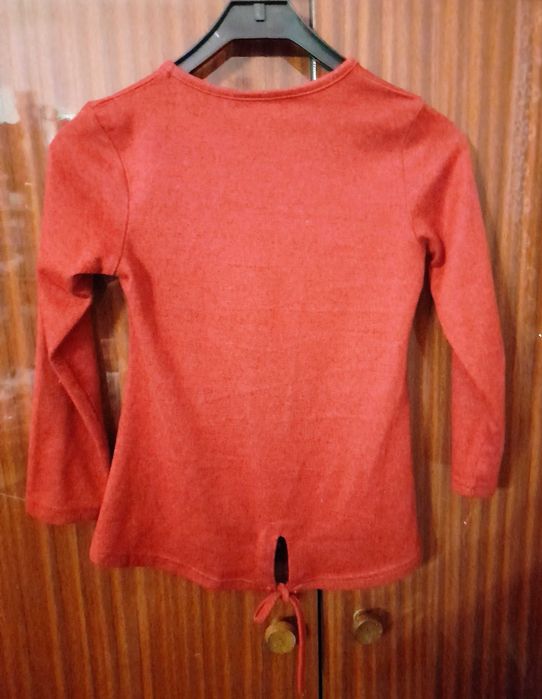 Sweterek dziewczęcy cekiny