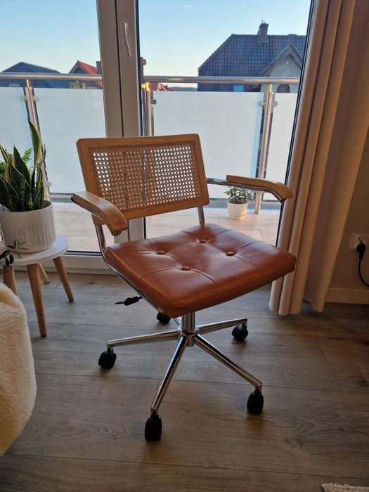Krzesło biurowe drewno, rattan i ekoskóra