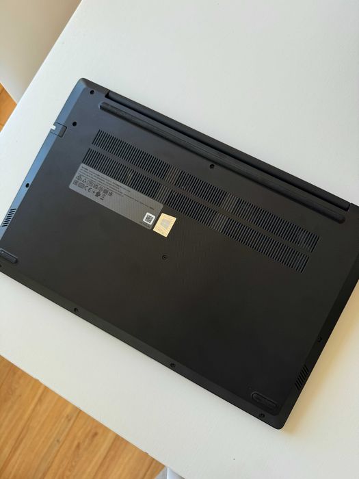 Computador portátil Lenovo Novo - V15 G2 i3 11ª | 8GB - 256GB | Extras
