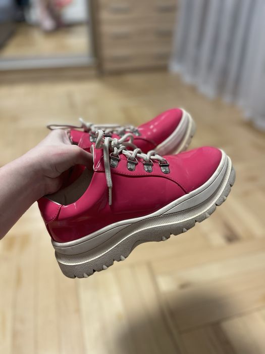 Рожеві кросівки cropp 38 кроси