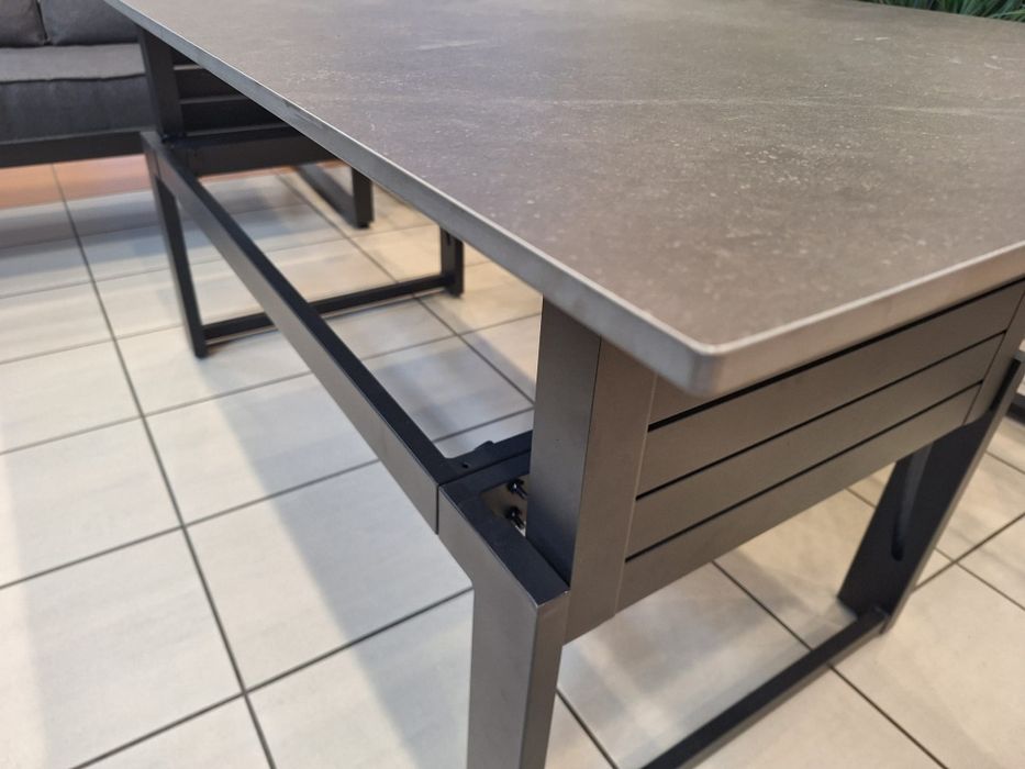 Narożnik Vonge Jysk  plus dwa fotele Vonge regulowana Ława.