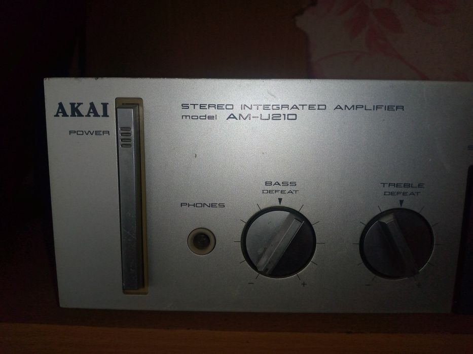 Продам усилитель akai