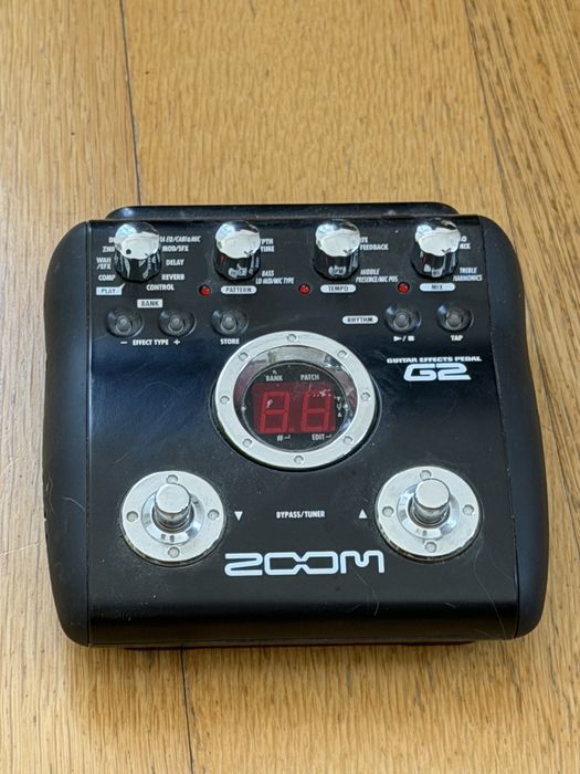 Pedaleira Zoom G2