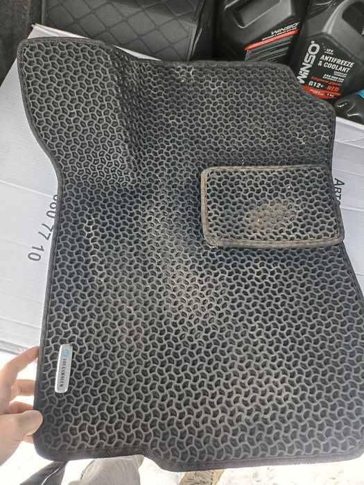 Продам Eva килимки бу на Volkswagen golf 4 хетчбек