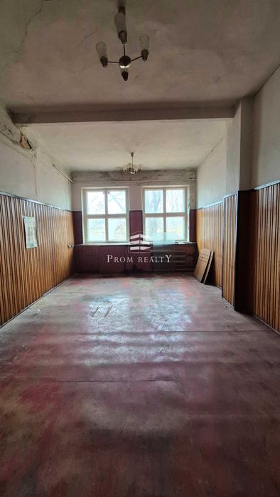 Продаж виробничої будівлі 2707 кв.м.