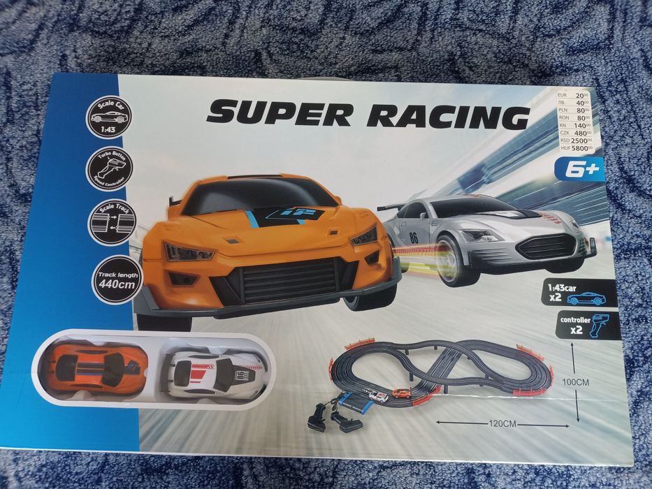 Tor wyścigowy Super Racing 2 auta 2 kontrolery 1:43
