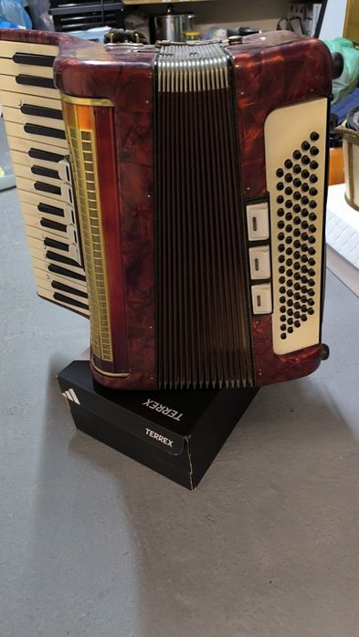 Akordeon Weltmeister 80