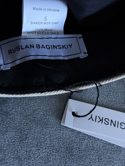Бежевая кепка кепи Ruslan Baginskiy с кольцами