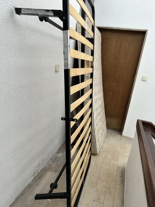 Vendo estrado e colchao como novo