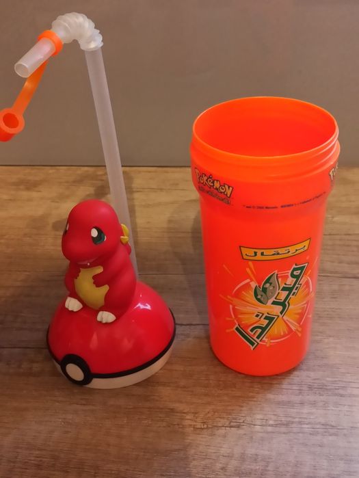 Bidon pokémon Mirinda edycja specjalna.