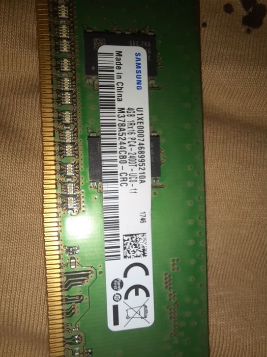 Оперативна пам'ять Samsung DDR4 4GB 2400MHz UDIMM 1Rx16 PC4-2400T