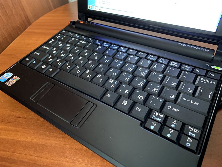 Acer Aspire One ZG5 (AOA150bk) ( 8.9", Intel Atom N270, 1,5 ГБ ОЗУ, все працює)