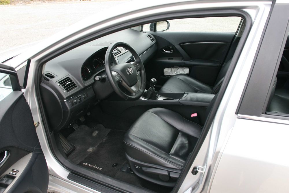 Toyota Avensis 2.0 D-4D Sol