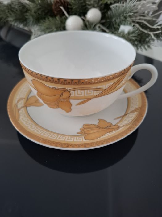 Filiżanka ze spodkiem