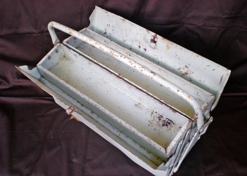 Caixa metálica de ferramentas Sarierep antiga metal vintage
