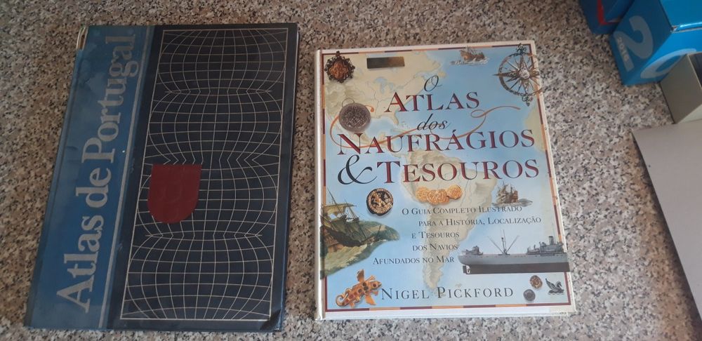 Set of 2 Atlas Books64752102059905120