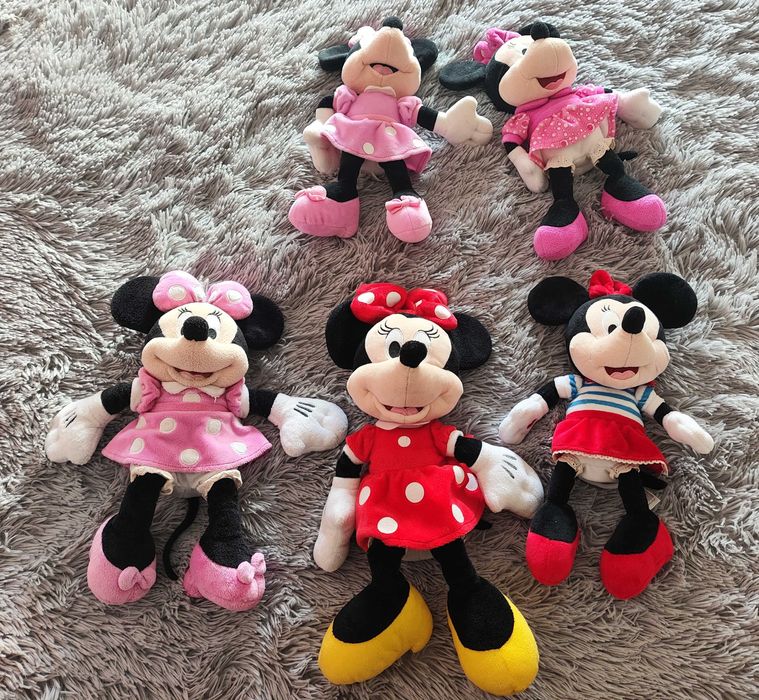 Bonecas Minnie em bom estado