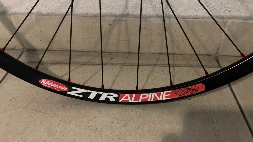 Roda Frente 26" TOP XC - Nova! DT Swiss 240s / NoTubes ZTR Alpine (672g)