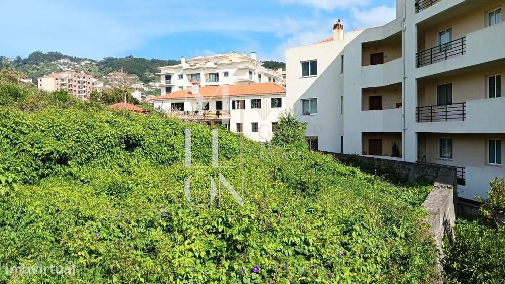 Plot of land measuring 1,910 m², located in Livramento, Santa Cruz.