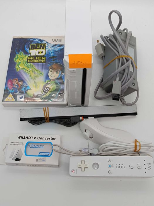 Konsola Nintendo Wii + gra i okablowanie + Adapter HDMI
